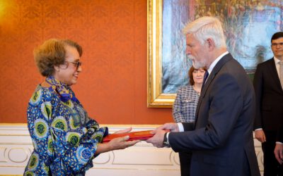 Embaixadora de Angola apresenta Cartas Credenciais na República Checa